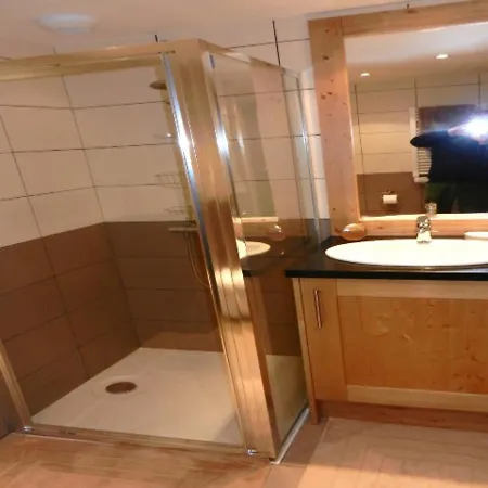 Cosy 6 Pers, Balcon, Piscine Couverte, Garage, - Fr-1-733-124 Apartment *